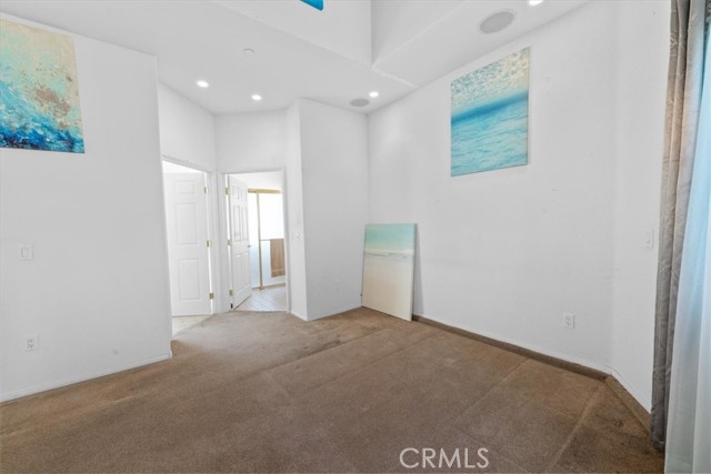 38512 North Shore Drive, Fawnskin CA: https://media.crmls.org/medias/b7d13588-2ba9-4666-9157-7a192546f26b.jpg