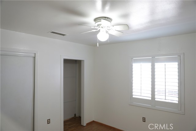 15154 Oliva Avenue, Paramount CA: https://media.crmls.org/medias/b7d1c333-ee7e-41b4-83f8-c2455c435943.jpg