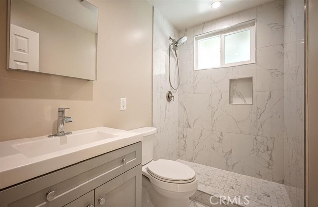 5718 N Galanto, Azusa CA: https://media.crmls.org/medias/b7d2170d-ae03-4d14-ab32-75ed72585c99.jpg