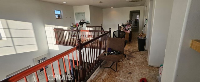 Detail Gallery Image 5 of 15 For 12909 Pearblossom St, Hesperia,  CA 92344 - 5 Beds | 2/1 Baths