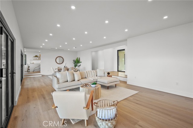 2115 E Santiago Street, Covina CA: https://media.crmls.org/medias/b7d2b27b-d302-4d7b-b44e-32301eaab04c.jpg