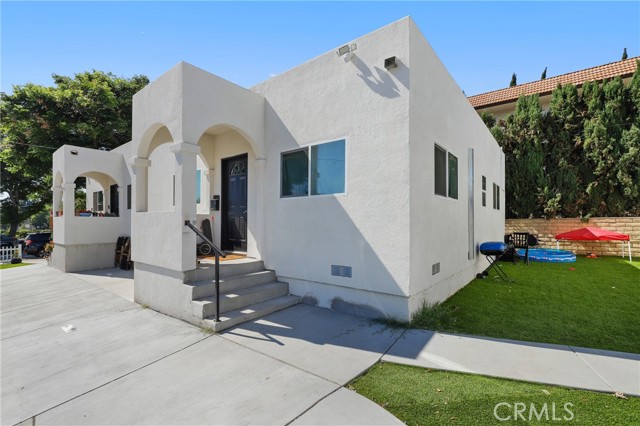 8146 Bright Avenue, Whittier CA: https://media.crmls.org/medias/b7d2cf36-d913-4cf2-9bdc-3090358fbf87.jpg