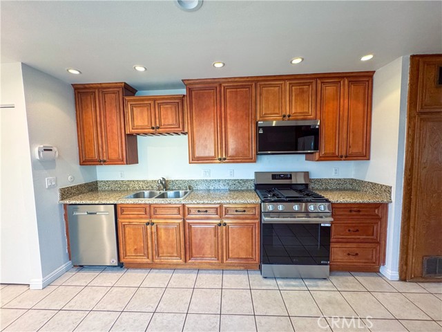 9952 Independence Avenue photo 12