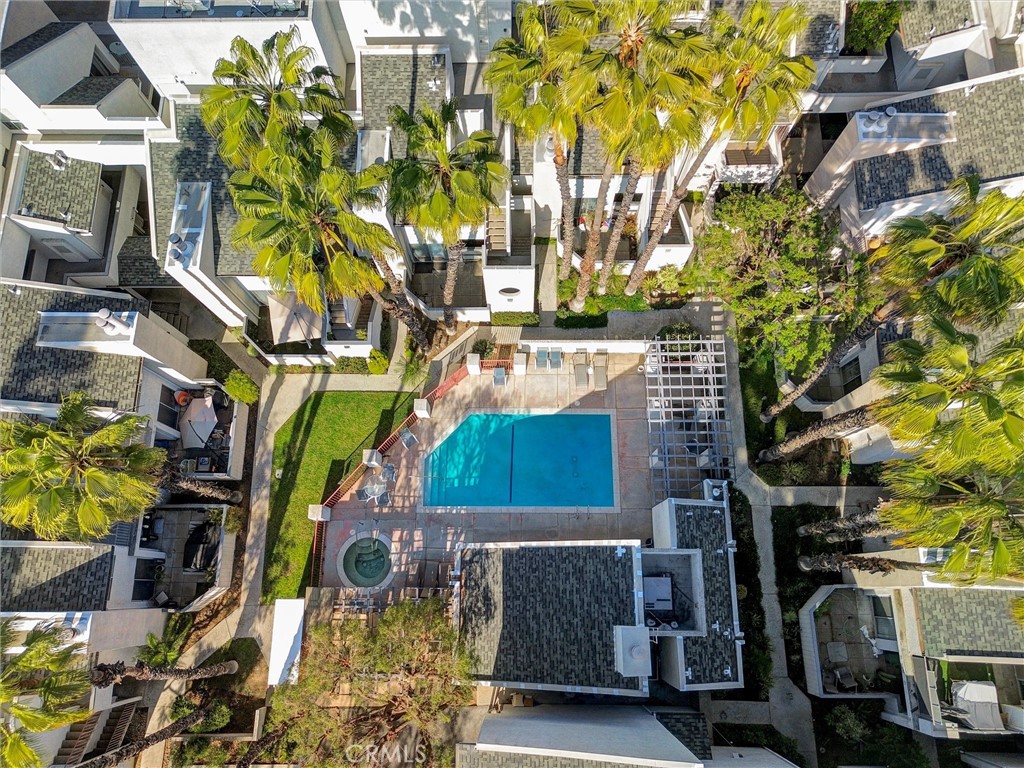 https://media.crmls.org/medias/b7d36196-b80c-4fbb-b1a1-78a5306e34e5.jpg?preset=X-Large