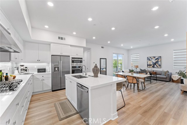 167 Sash, Irvine CA: https://media.crmls.org/medias/b7d40c87-87e8-402c-bb9f-7939af8c9d8b.jpg