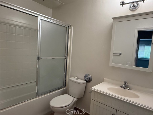 943 N Louise Street, Glendale CA: https://media.crmls.org/medias/b7d4218a-cfc0-435f-b854-008bfc61dbdd.jpg