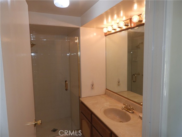 Detail Gallery Image 13 of 15 For 1554 Las Lunas St, Pasadena,  CA 91106 - 3 Beds | 2 Baths