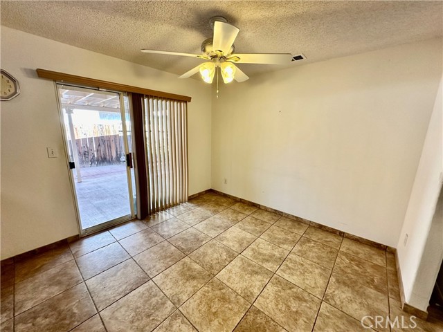 Detail Gallery Image 6 of 22 For 135 Village Dr, Blythe,  CA 92225 - 3 Beds | 2 Baths