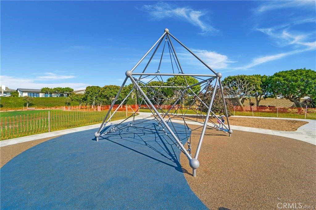 MLS #OC25247092 image #15