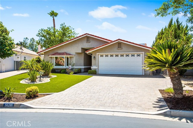 30201 Spray Drive, Canyon Lake CA: https://media.crmls.org/medias/b7d555df-2c40-47e7-bb5a-cbe418bfd8a2.jpg