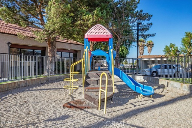 Detail Gallery Image 29 of 30 For 40701 Rancho Vista Bld #142,  Palmdale,  CA 93551 - 3 Beds | 2/1 Baths