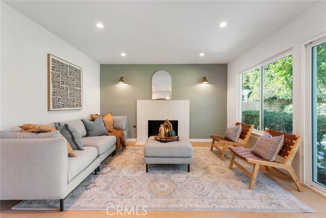 28909 Allman St, Agoura Hills, CA 91301