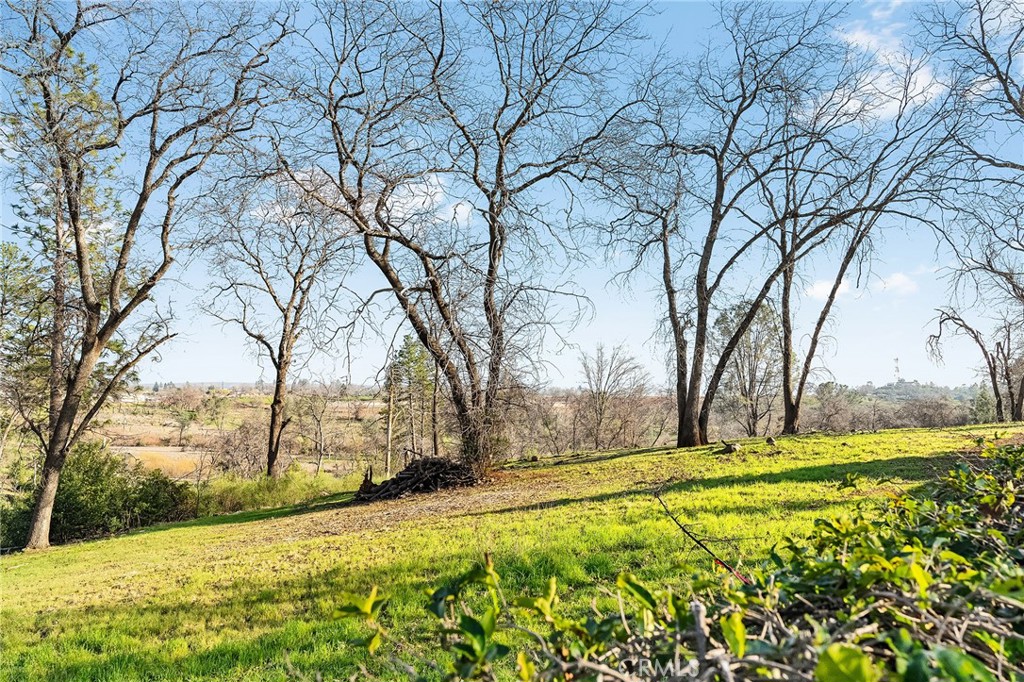 https://media.crmls.org/medias/b7d61829-f631-476b-8aab-cb4fe4c174b6.jpg?preset=X-Large
