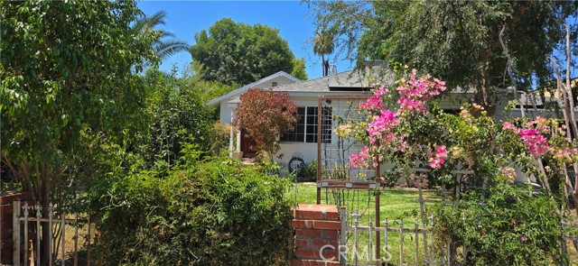 7503 Aqueduct Avenue, Van Nuys CA: https://media.crmls.org/medias/b7d61e9a-6ba4-484c-a636-1790bbfbdc69.jpg