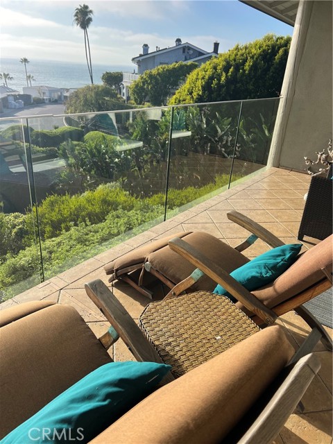 Detail Gallery Image 4 of 49 For 34 Blue Lagoon, Laguna Beach,  CA 92651 - 3 Beds | 3 Baths