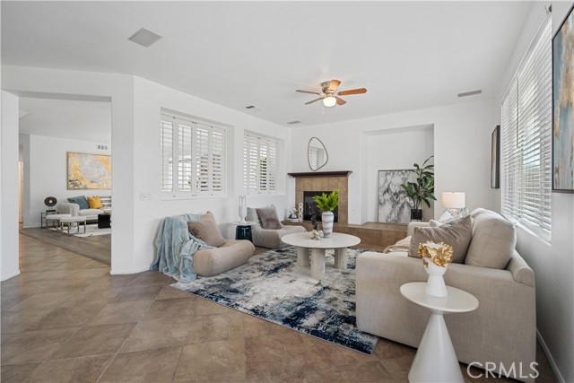 1512 E Nocta Privado, Ontario CA: https://media.crmls.org/medias/b7d6d26e-575c-41ba-8435-e1f89be8acaa.jpg