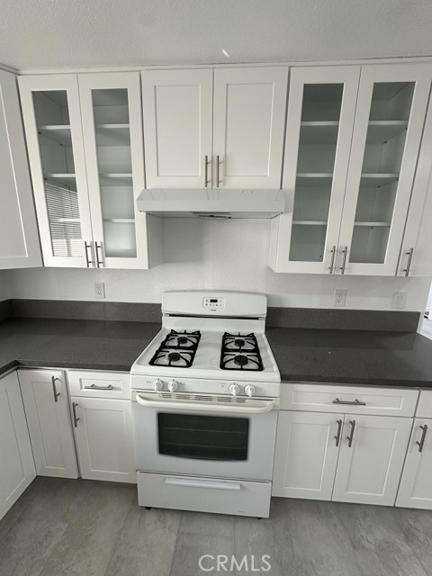 Detail Gallery Image 4 of 6 For 15139 Las Piedras Dr, Victorville,  CA 92395 - 4 Beds | 2 Baths