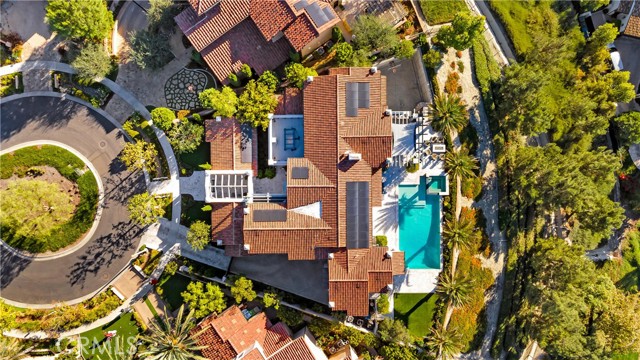 Image 43 of 69 For 2 Thomas Road