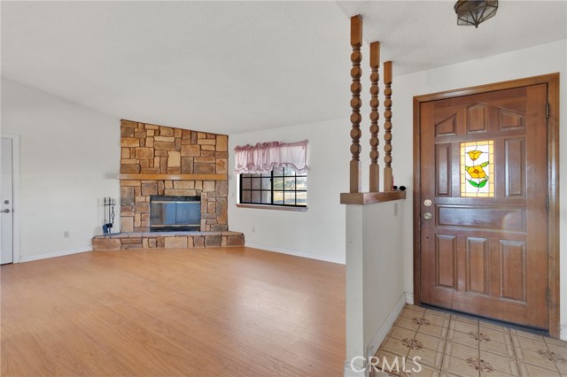 15457 Washoan, Apple Valley CA: https://media.crmls.org/medias/b7d83a84-a7de-4520-8bca-fe11ca4ccc39.jpg