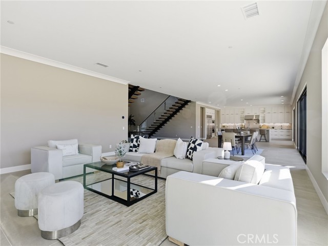 Detail Gallery Image 6 of 41 For 11913 Red Hawk Ln, Porter Ranch,  CA 91326 - 5 Beds | 5/1 Baths