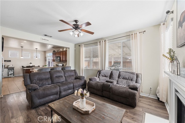 Detail Gallery Image 11 of 44 For 3116 Perdot Ave, Rosamond,  CA 93560 - 4 Beds | 2/1 Baths