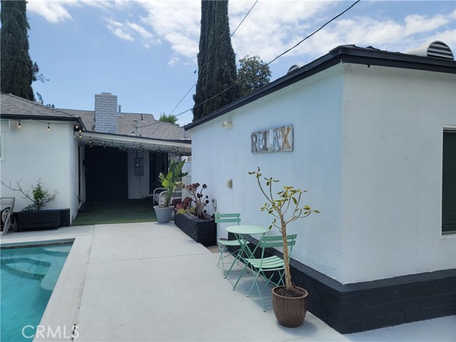 17557 Lemay Place, Lake Balboa CA: https://media.crmls.org/medias/b7dbbc5c-87aa-4c64-b6a6-923ec07aaafc.jpg