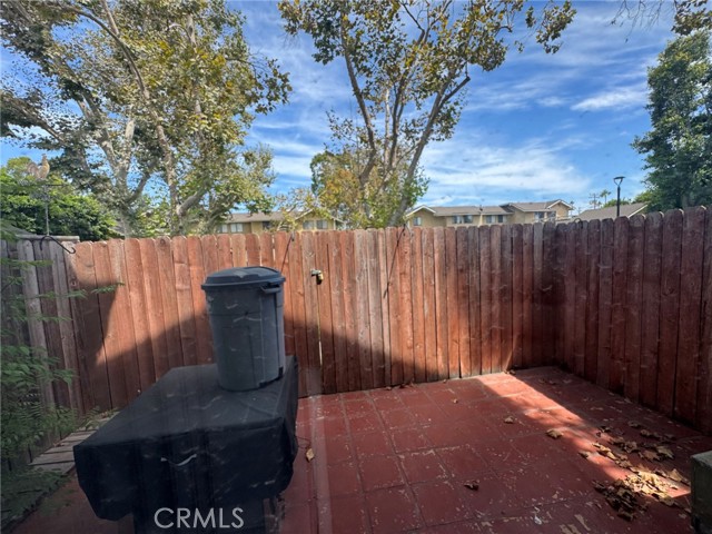 Detail Gallery Image 13 of 15 For 958 South Crossbow Lane #8,  Anaheim,  CA 92804 - 2 Beds | 2 Baths