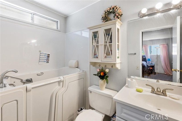 5108 Don Miguel Drive, Carlsbad CA: https://media.crmls.org/medias/b7ddd405-c76f-48e5-9013-654b1e42d1fe.jpg