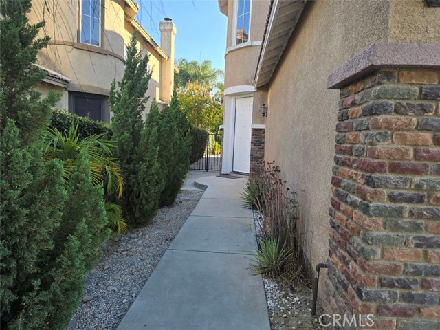 27513 Stanford Drive, Temecula CA: https://media.crmls.org/medias/b7de24da-6496-4495-9dc8-fba6a12437ce.jpg
