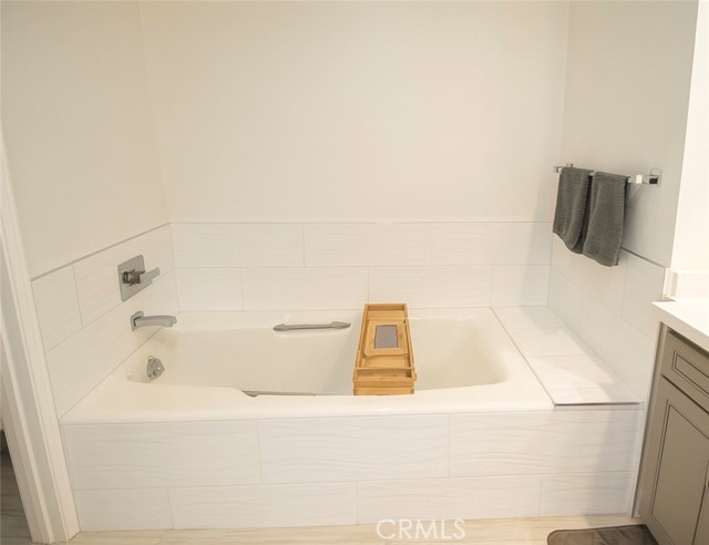 5350 White Oak Avenue, 105 photo 31