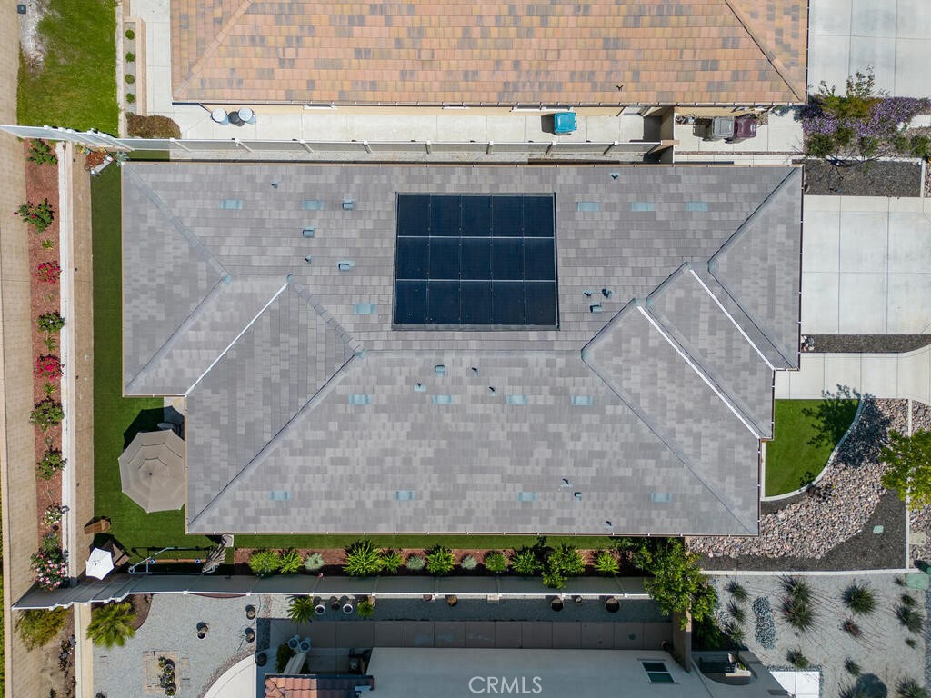 https://media.crmls.org/medias/b7df595c-0959-4231-8b63-91645834b6a5.jpg?preset=X-Large