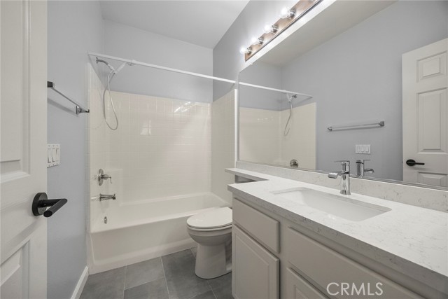 72 Salton, Irvine CA: https://media.crmls.org/medias/b7e0276c-1239-4ce6-8105-0a0fce156437.jpg