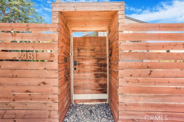 2481 S Bundy Drive, Los Angeles CA: https://media.crmls.org/medias/b7e0679a-9ad7-4ed8-a6f4-74621fb1452b.jpg