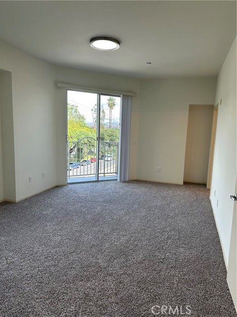 Detail Gallery Image 9 of 23 For 7551 Jordan #408,  Canoga Park,  CA 91303 - 3 Beds | 3 Baths