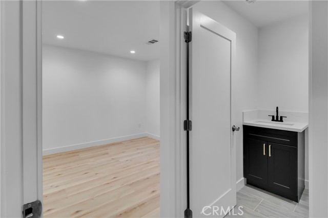 6513 San Miguel Street, Paramount CA: https://media.crmls.org/medias/b7e10908-6458-4efb-a55c-f9db14e01499.jpg