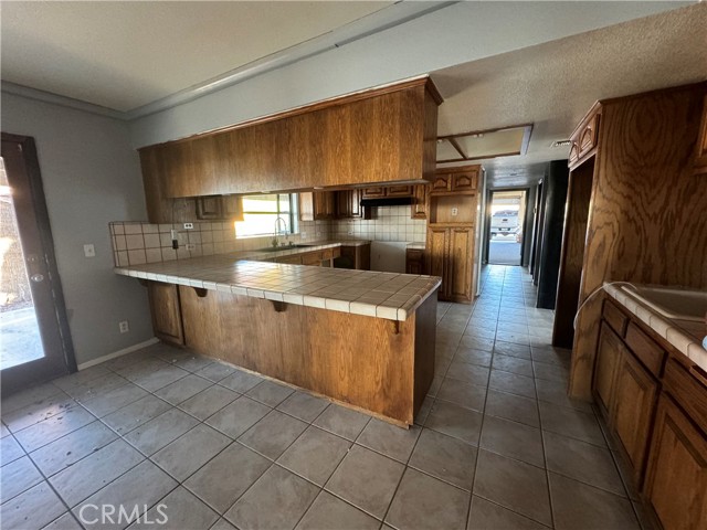 Detail Gallery Image 14 of 22 For 23120 Chia Rd, Apple Valley,  CA 92308 - 5 Beds | 3/1 Baths