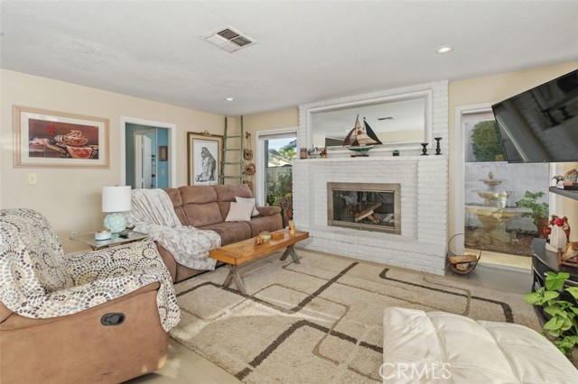 Detail Gallery Image 8 of 38 For 30249 Point Marina Dr, Canyon Lake,  CA 92587 - 3 Beds | 2/1 Baths