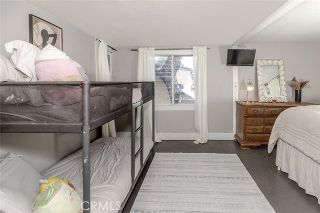 1010 N Madison Avenue, Pasadena CA: https://media.crmls.org/medias/b7e22f99-c6f7-4910-b113-a5eb61e8c202.jpg