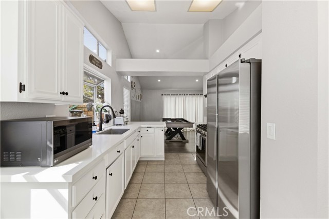 2709 Sandstone Court, Palmdale CA: https://media.crmls.org/medias/b7e2e4af-6ead-4e3a-aba0-dc750d10ede3.jpg