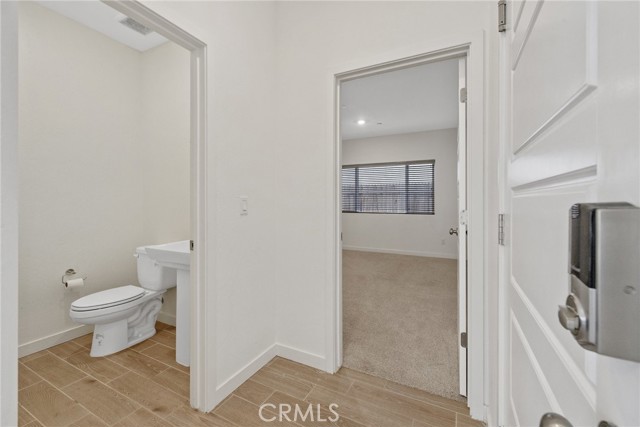 1754 N Aster Lake Road, Hanford CA: https://media.crmls.org/medias/b7e2e60d-a81d-4113-aa8a-a9c6647fbdec.jpg