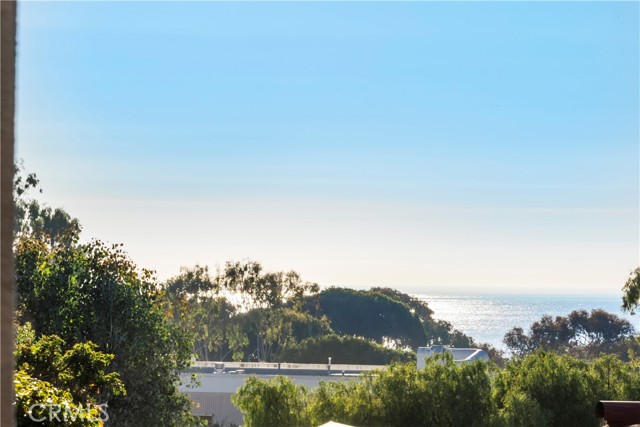 Detail Gallery Image 11 of 26 For 352 Y Place #B,  Laguna Beach,  CA 92651 - 2 Beds | 1/1 Baths