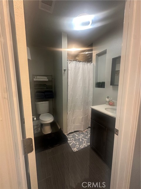 Detail Gallery Image 5 of 10 For 12524 Monte Vista Ave. #B,  Chino,  CA 91710 - 1 Beds | 1 Baths