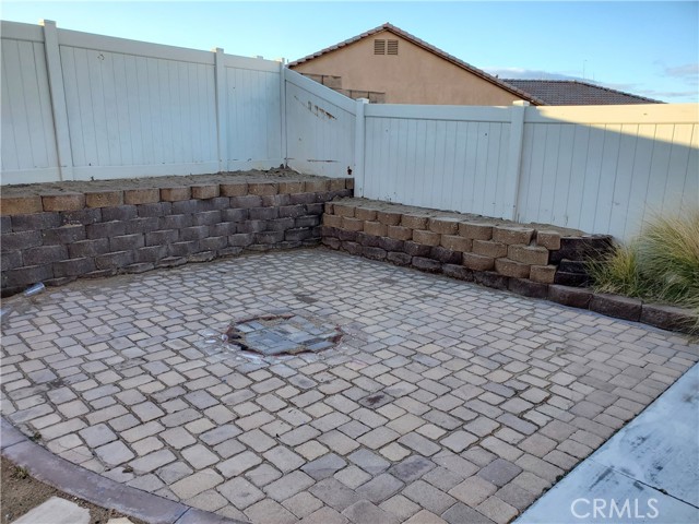 Detail Gallery Image 5 of 8 For 17648 Park Plaza Ct, Victorville,  CA 92395 - 4 Beds | 2 Baths
