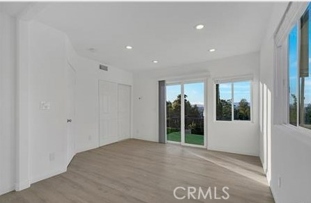 3728 Berry Drive, Studio City CA: https://media.crmls.org/medias/b7e40698-0bd6-4b1c-8f71-aa83c1e0a89b.jpg