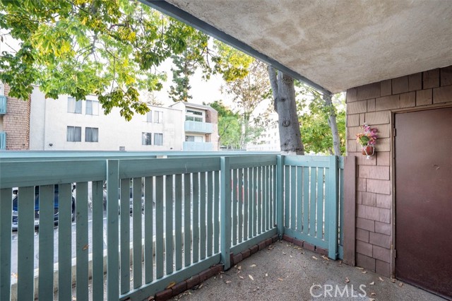 Detail Gallery Image 8 of 29 For 5700 Etiwanda Ave #154,  Tarzana,  CA 91356 - 3 Beds | 2 Baths