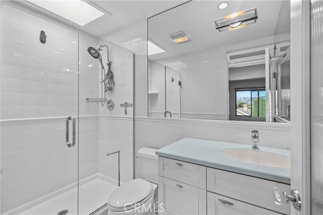 428 Cypress Drive, Laguna Beach CA: https://media.crmls.org/medias/b7e4bfbd-535b-4988-94ec-c2b9aefe877e.jpg