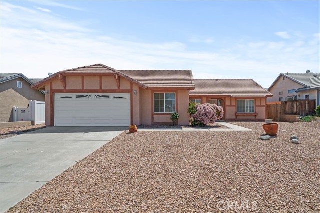 Detail Gallery Image 1 of 23 For 13221 Petaluma, Victorville,  CA 92392 - 3 Beds | 2 Baths