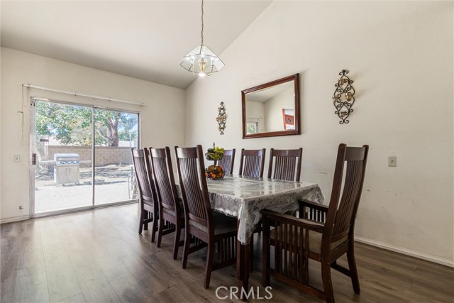 43653 Serenity Court, Lancaster CA: https://media.crmls.org/medias/b7e6f3f1-0e1f-4727-9782-5cfb27ed4a44.jpg