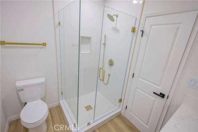 2122 W 10th Street, Santa Ana CA: https://media.crmls.org/medias/b7e7721f-e323-474a-b186-4526ebcf615c.jpg