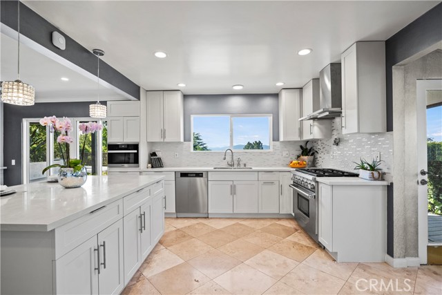 Detail Gallery Image 11 of 58 For 16551 Calneva Dr, Encino,  CA 91436 - 4 Beds | 4 Baths